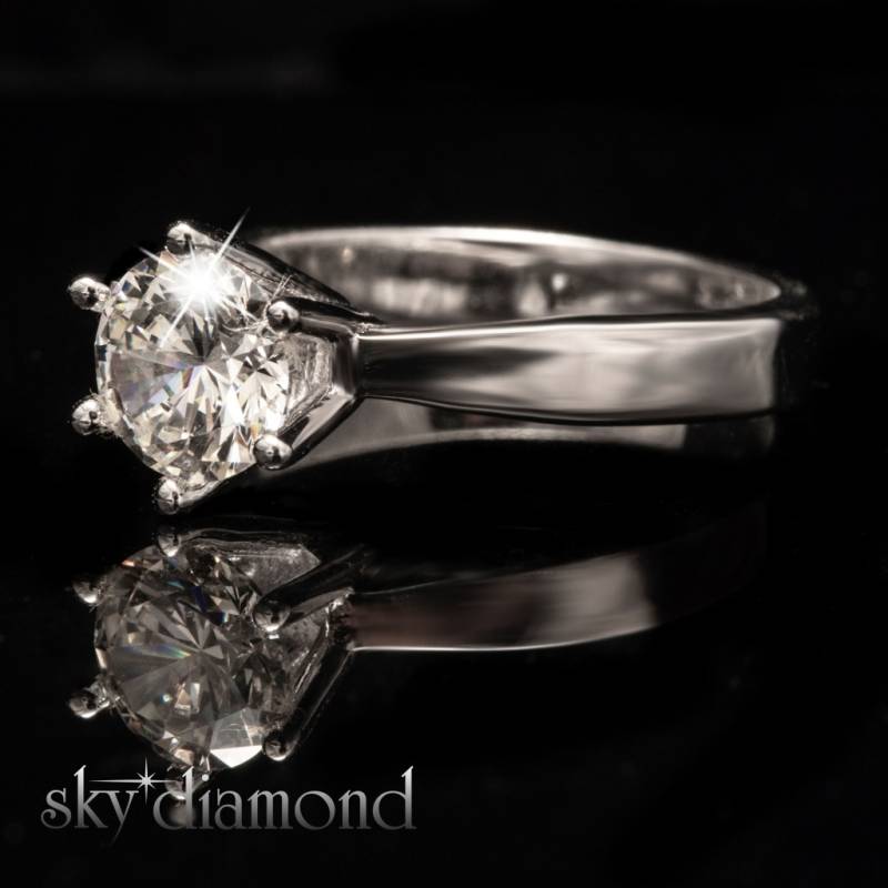 Sky Diamond Altı Tırnaklı Tek Taş