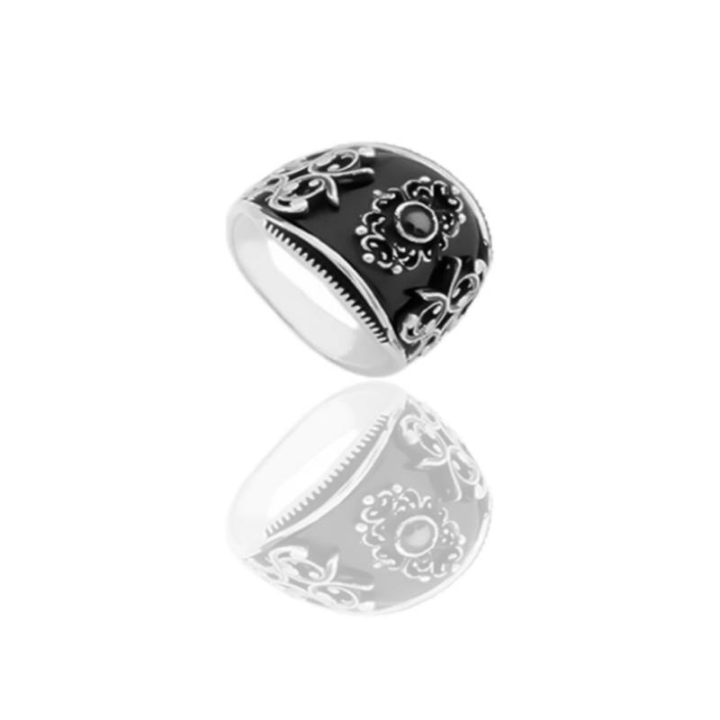 Onix Taş Üzerine İşlemeli Gümüş Erkek Yüzüğü